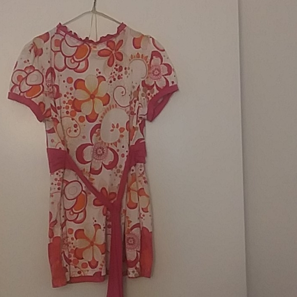 Top - Picture 2 of 2